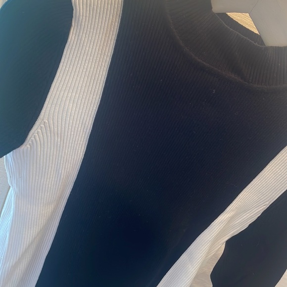 ZARA KNIT long sleeve high neck top in M - Picture 2 of 3